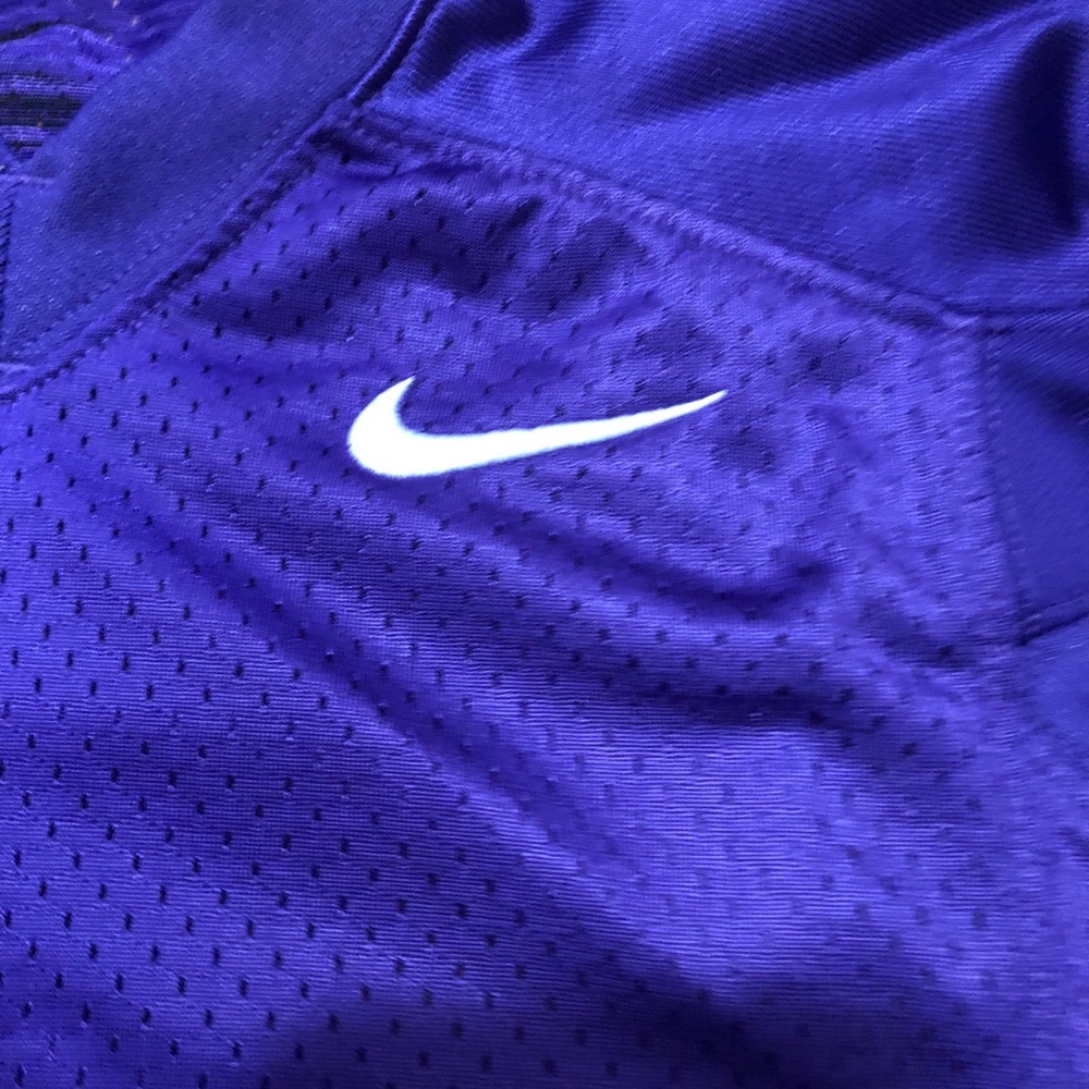 Nike women’s jersey. Size small. NWOT. - Picture 3 of 6